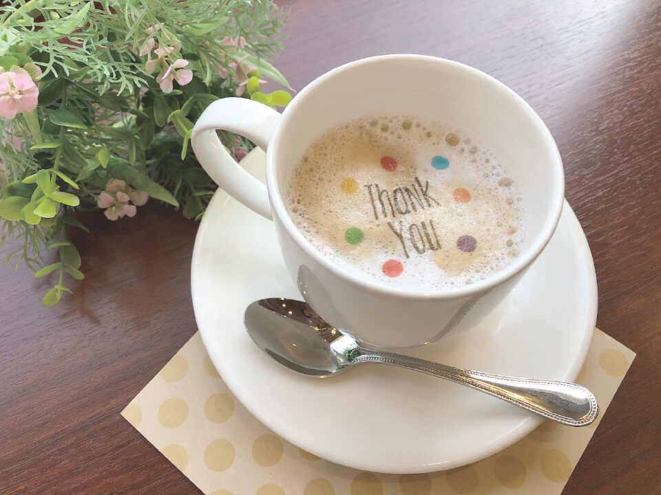 食べられるトッピングシート（デコシール）イメージ写真：カフェラテ